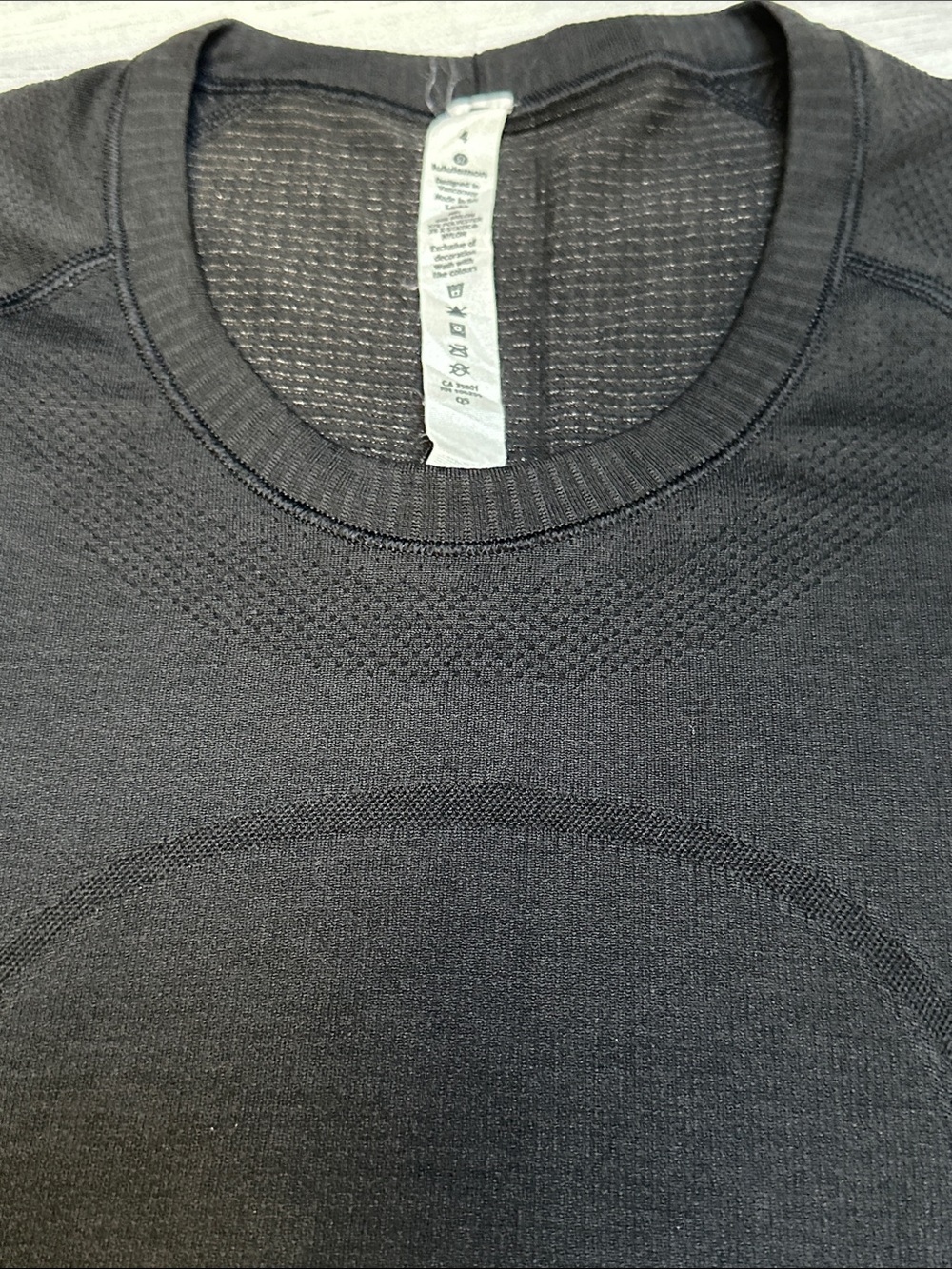 Lululemon Swiftly Tech shirt - Picture 4 of 7